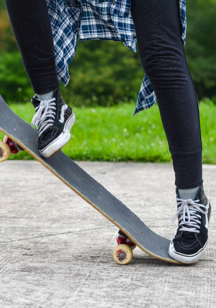 close up of skateboard footwork